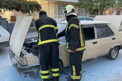 Karaman’da alev alan Fiat Tofaş’ı vatandaşlar söndürdü