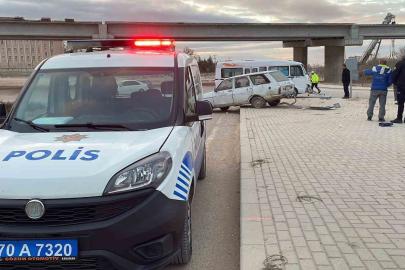 Karaman’da yolcu minibüsü ile otomobil çarpıştı: 2 yaralı