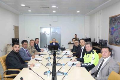 Kars’ta Karayolları Trafik Levhalarının Sadeleştirilmesi Komisyonu Toplantısı yapıldı