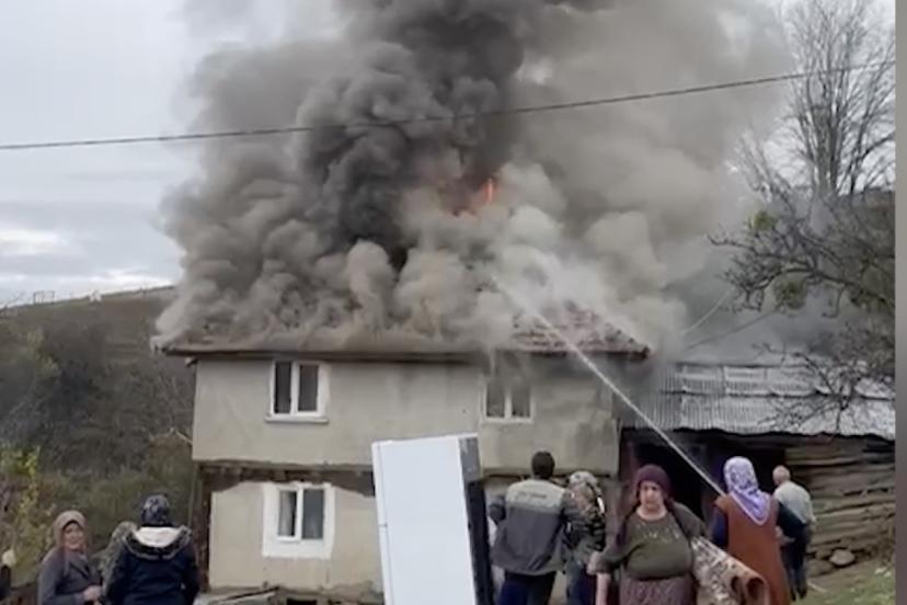 Kastamonu’da çıkan ev yangını söndürüldü