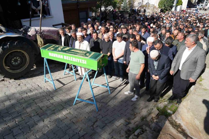 Kastamonu’da kayıp diye aranırken ölü bulunan imam hatip, Balıkesir’de toprağa verildi