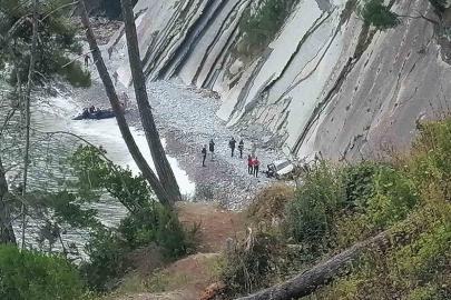 Kayıp imamın cesedi uçurumdan yuvarlanmış aracında bulundu