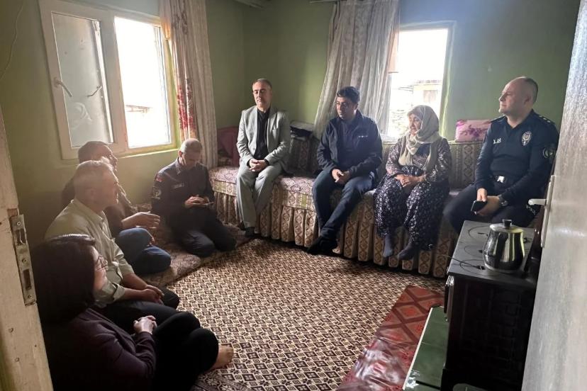 Kaymakam Karataş, Alioğulları Mahallesi’nde vatandaşlarla buluştu