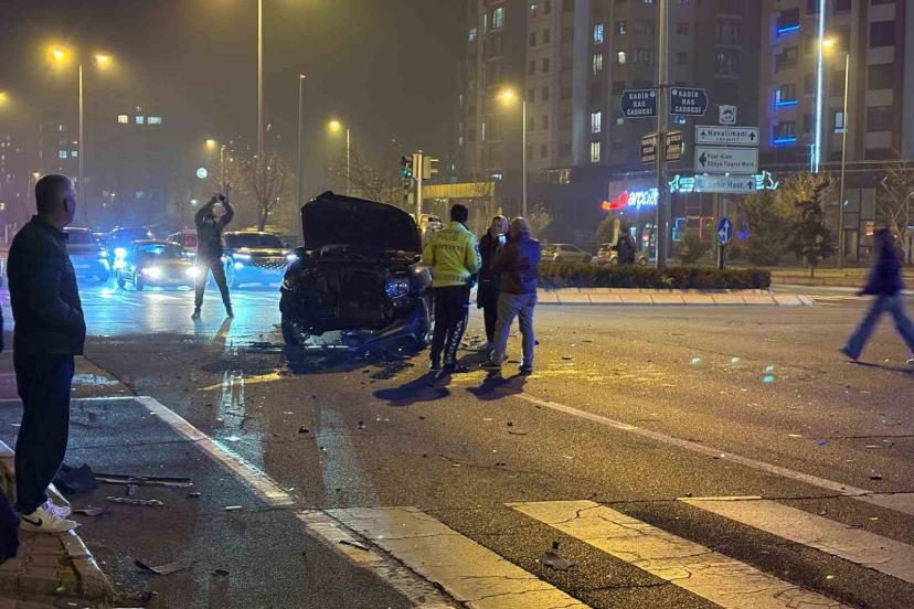 Kayseri’de 2 otomobilin karıştığı kazada yaralanan olmadı