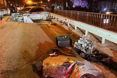 Kazada motoru yerinden fırlayan otomobilin sürücüsü ağır yaralandı