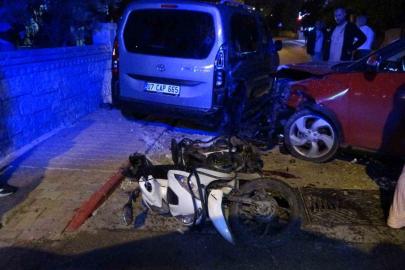 Kazada yaralanan motosikletlinin feryatları mahalleyi inletti