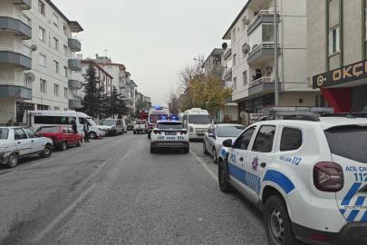 Kendini kilitlediği evini ateşe verdi