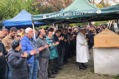 Keşan’da evinde ölü bulunan iş adamı toprağa verildi