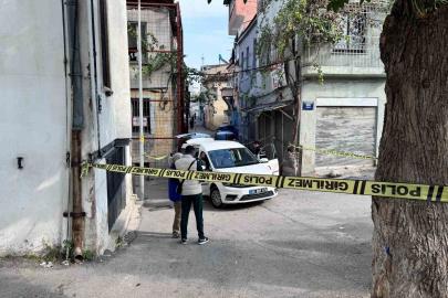 Kızılay personeli yemek dağıtırken vuruldu