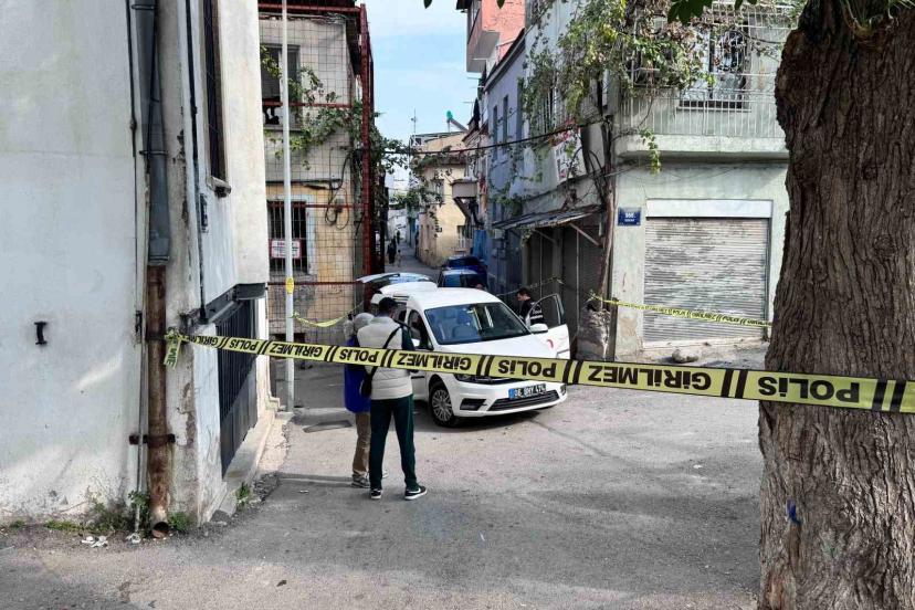 Kızılay personeli yemek dağıtırken vuruldu