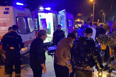 Kocaeli’de bisikletliye çarpmamak için manevra yapan otomobil direğe çarptı: 5 yaralı