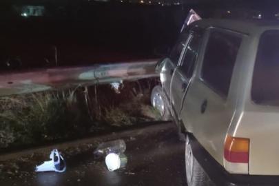 Kontrolden çıkan otomobil refüje çarptı, 1 kişi yaralandı