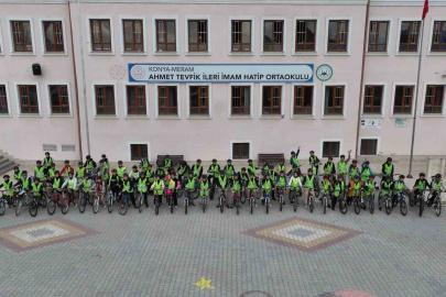 Konya Büyükşehir’in "Güvenli Okul Yolları Projesi" sonrası okula bisikletle giden öğrenci sayısı artıyor