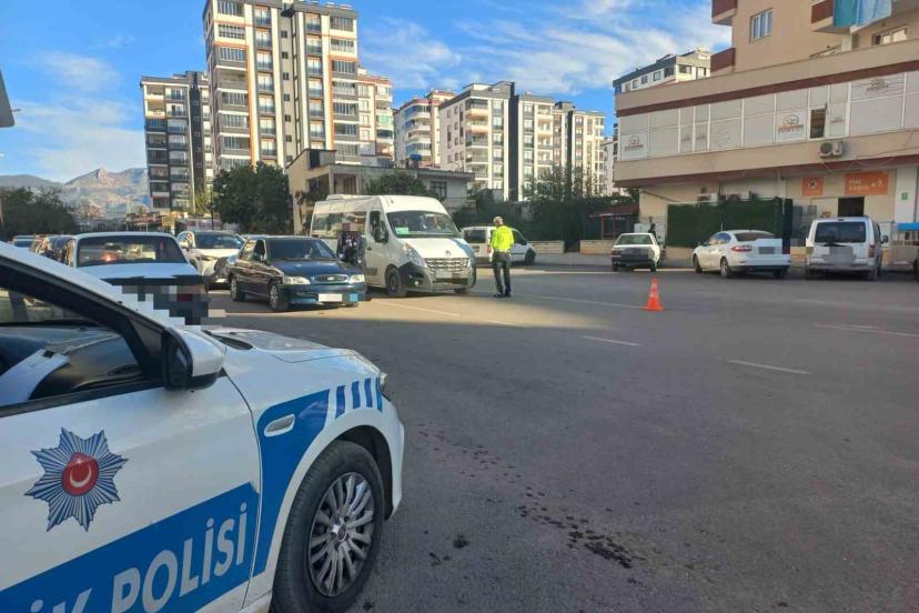 Kozan’da ’Güven Uygulamaları: 3 şahıs yakalandı