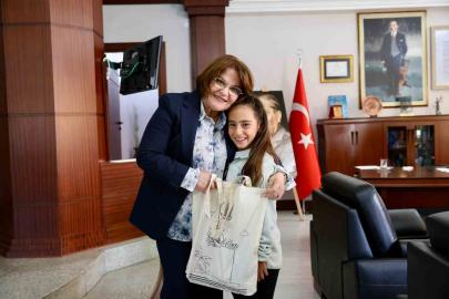 Küçük yelkenciler Başkan Gençay ile görüştü