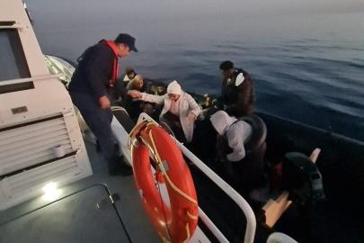 Kuşadası açıklarında 14 düzensiz göçmen yakalandı