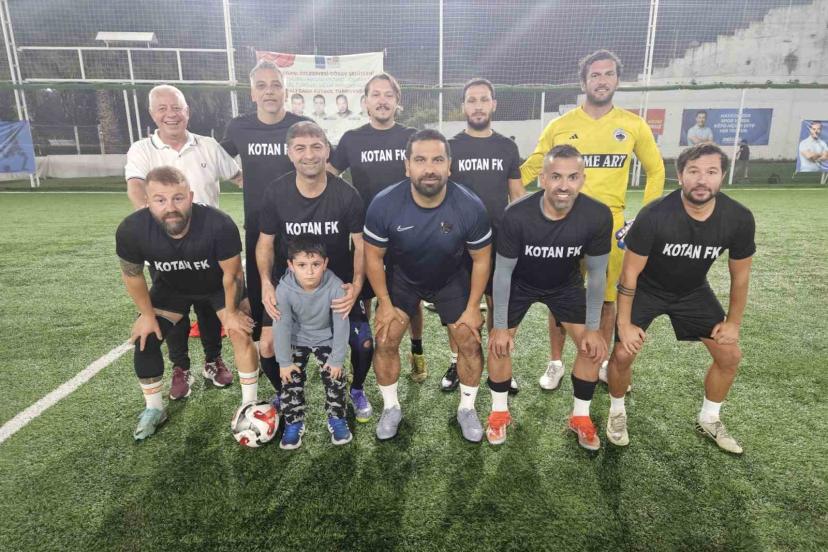 Kuşadası Belediyesi Görev Şehitleri Turnuvası’nda şampiyon Kotan FK oldu
