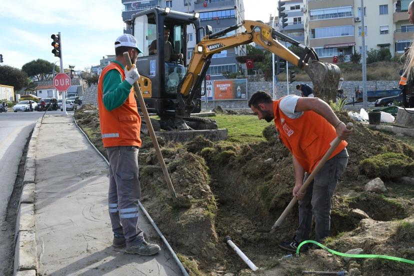 Kuşadası Belediyesi’nden çevreye duyarlı peyzaj uygulaması
