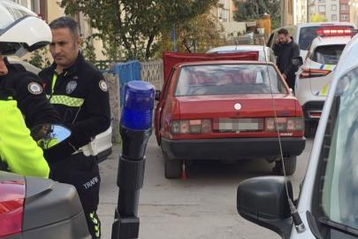 Kütahya’da ’dur’ ihtarına uymayan sürücü aracını bırakıp kaçtı