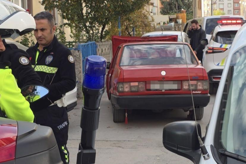 Kütahya’da ’dur’ ihtarına uymayan sürücü aracını bırakıp kaçtı