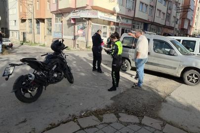 Kütahya’da hafif ticari araç ile motosiklet çarpıştı: 1 yaralı
