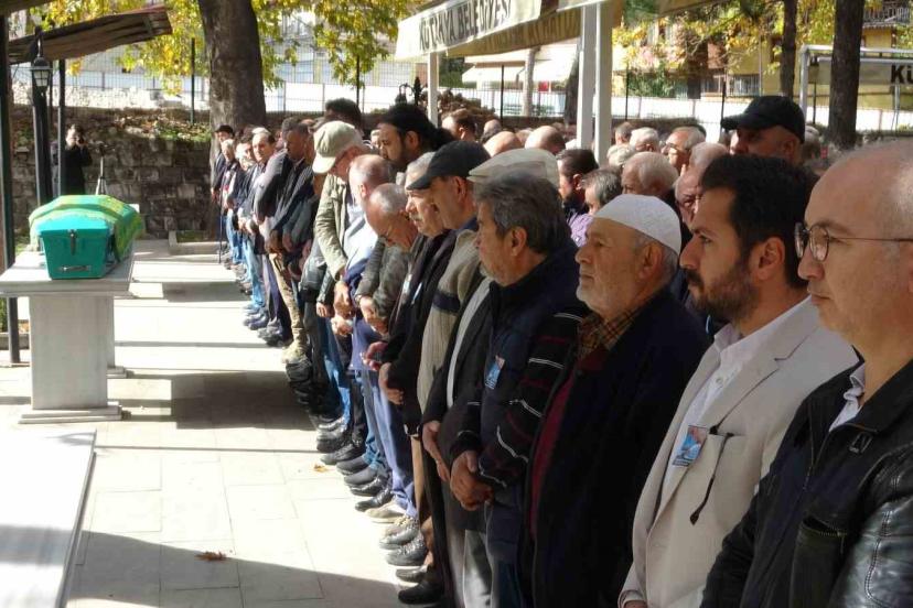 Kütahyalı UNESCO’nun "Yaşayan İnsan Hazinesi" Hamza Üstünkaya son yolculuğuna uğurlandı