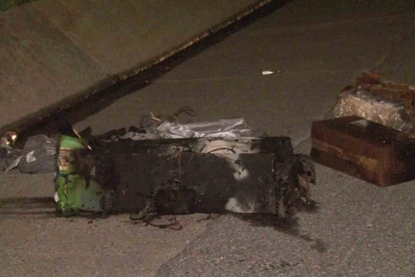 Kuzey Marmara Otoyolu’nda kamyonun lastiğinde başlayan yangın, dorseyi kullanılamaz hale getirdi