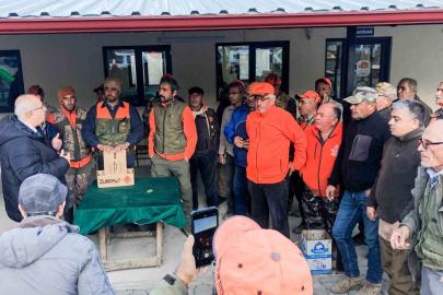 Mahsullerini korumak isteyen üreticiler domuzlarla mücadele ediyor