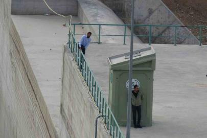 Malatya’da intihar girişimini polis engelledi