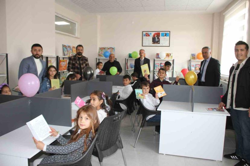 Malazgirt İlkokulu yeni kütüphane açıldı