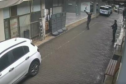 Manisa’da yürekleri ısıtan anlar: Yüksekten düşen kediyi polis yakaladı