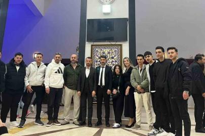 Manisalı kuaförler Uşak’tan 3 kupa ile döndü