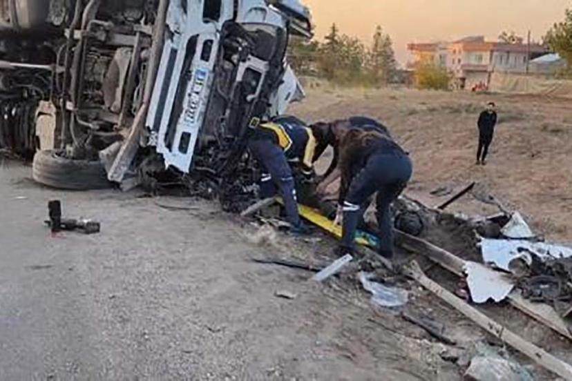 Mardin’de kahreden kaza: İlk kazaya yardıma giderken araç çarptı