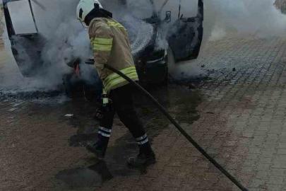 Mardin’de kamyonette çıkan yangın söndürüldü