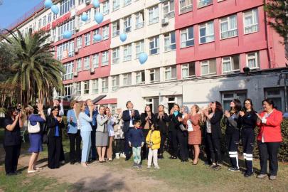 Mavi balonlar diyabete farkındalık için gökyüzüne bırakıldı