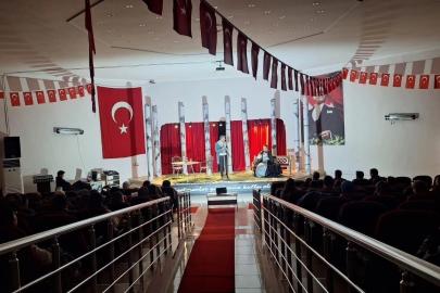 Merkezefendi Kent Tiyatrosu’nun oyunu Çavdır’da büyük beğeni topladı