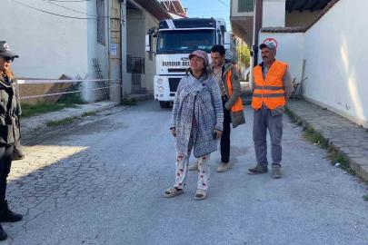 Metruk bina yıkımı yarıda kaldı, evime zarar geliyor dedi ortalığı birbirine kattı