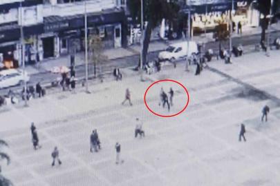 Meydanda uçan tekmeli kavga