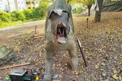 Milyonlarca lira harcanan Dinazor Park çürümeye terk edildi