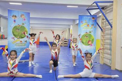 Minik sporcular eğlenerek öğreniyor