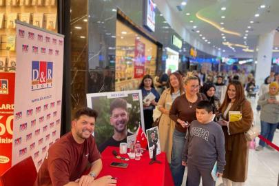 Miraç Çağrı Aktaş Mardian MALL’da okurlarıyla buluştu