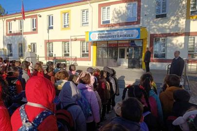 Müdür Hasan Kilitci: "Bayrak törenleri, milli değerlerimizle bağımızı güçlendiren özel anlardır"