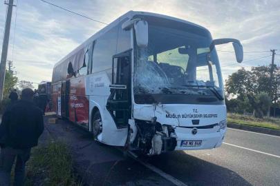 Muğla’da otobüs ile minibüs çarpıştı: 2 yaralı