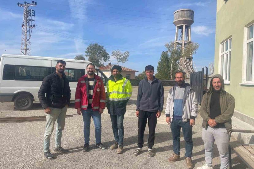 Muradiye’de buzağı ölümlerini azaltmaya yönelik eğitim seferberliği