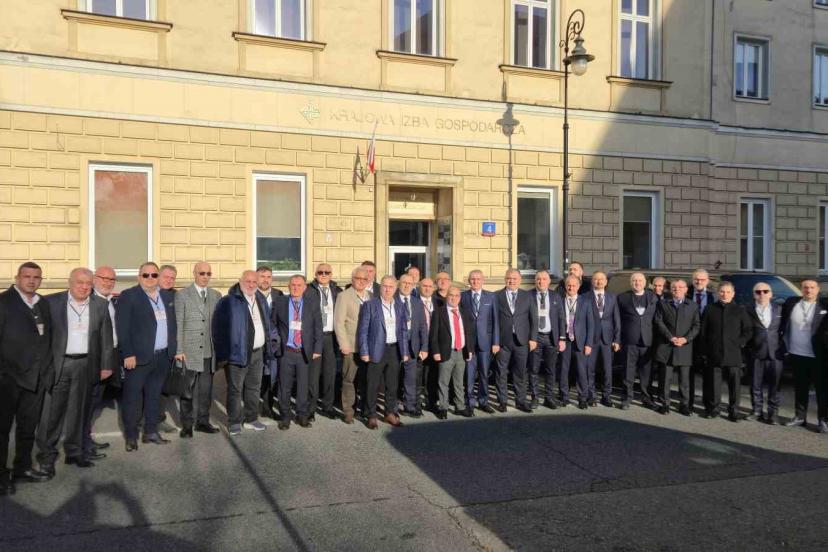 Murzioğlu: "170 ülkeye ihracat yapan, 11 organize sanayi bölgesi bulunan güçlü bir üretim şehriyiz"