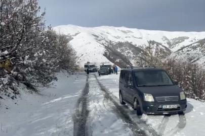 Muş’ta 14 köy yolu kapandı, 4 araç mahsur kaldı