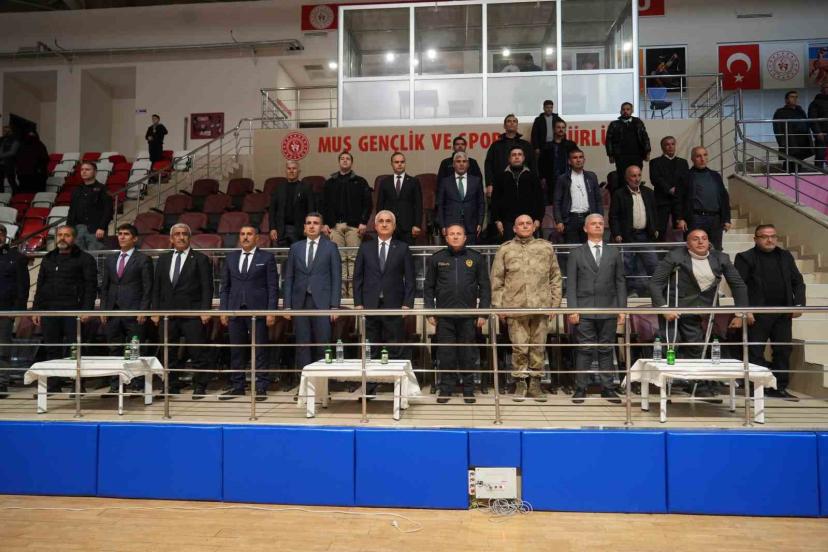 Muş’ta 35 amatör spor kulübüne 2 milyon TL malzeme desteği