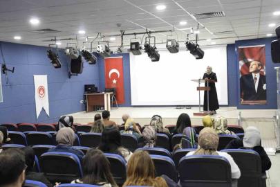 Muş’ta "Çocukluk Çağı Travmaları ve Mücadele" konulu eğitim düzenlendi