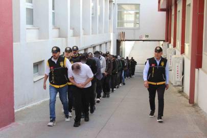 Müteahhitleri 19 milyon lira dolandıran şebeke çökertildi: 23 ilde dev operasyon