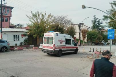 Odunpazarı’nda ambulansa demir duba engeli